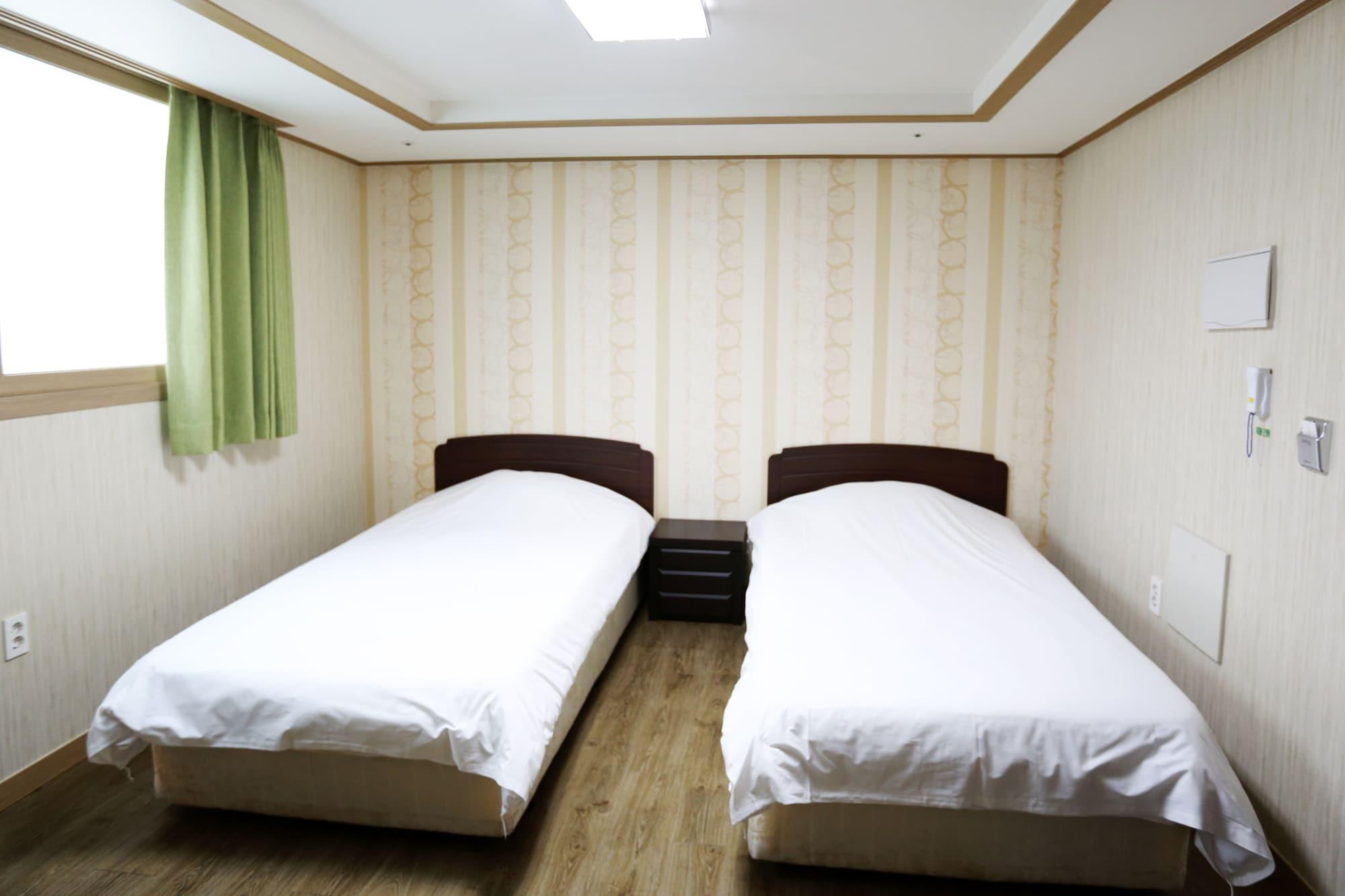 Olle Tourist Hotel Jeju Exteriör bild