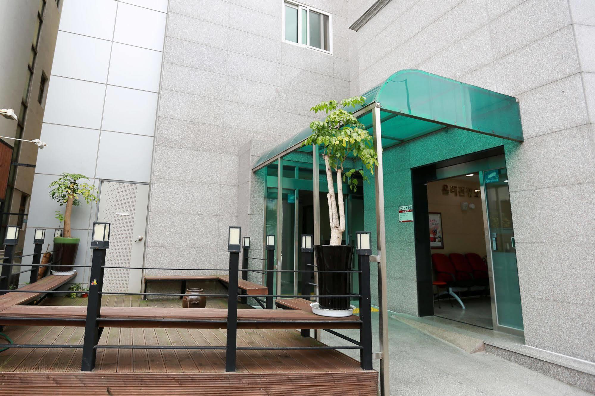 Olle Tourist Hotel Jeju Exteriör bild