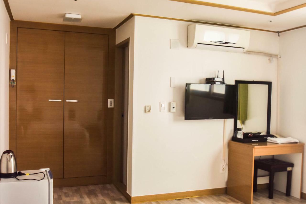 Olle Tourist Hotel Jeju Exteriör bild