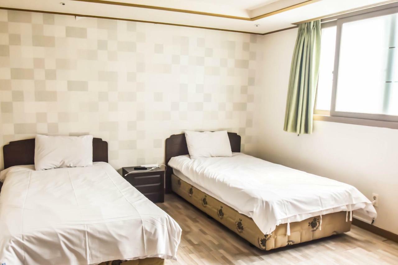 Olle Tourist Hotel Jeju Exteriör bild