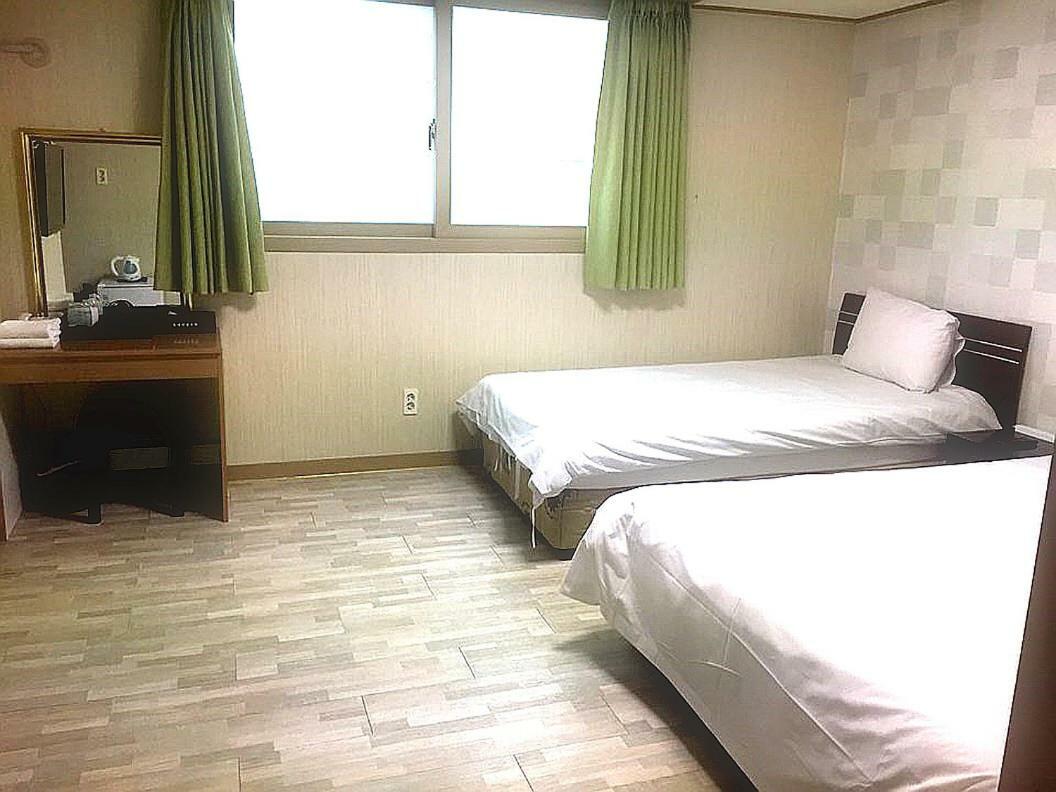 Olle Tourist Hotel Jeju Exteriör bild
