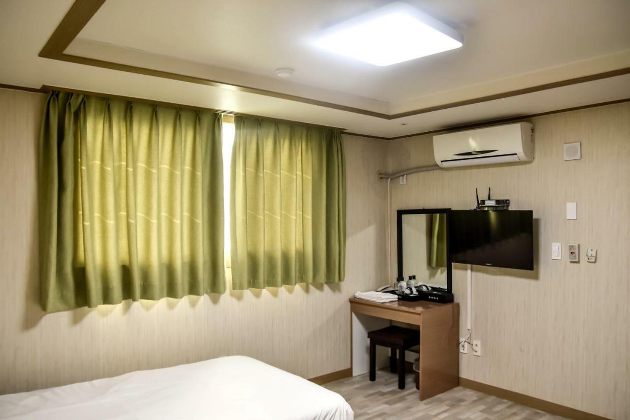 Olle Tourist Hotel Jeju Exteriör bild
